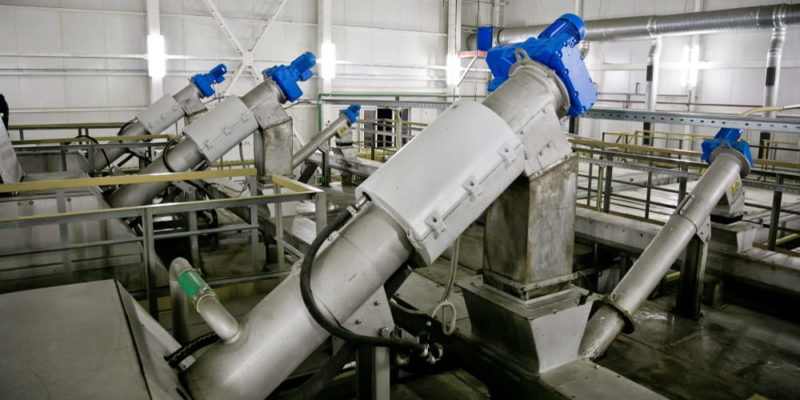 wastewater treatment solids screening