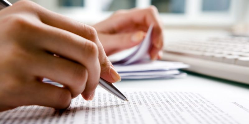 a reader evaluates a report