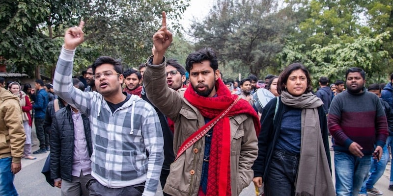 Protestants show their anger at the ineptitude of their rulers.